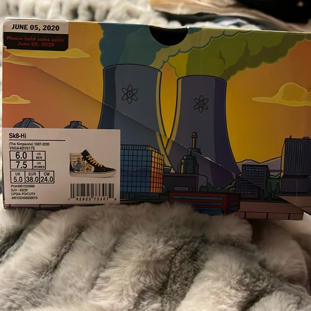 Simpsons x Vans Sk8-Hi Gently Used in box
